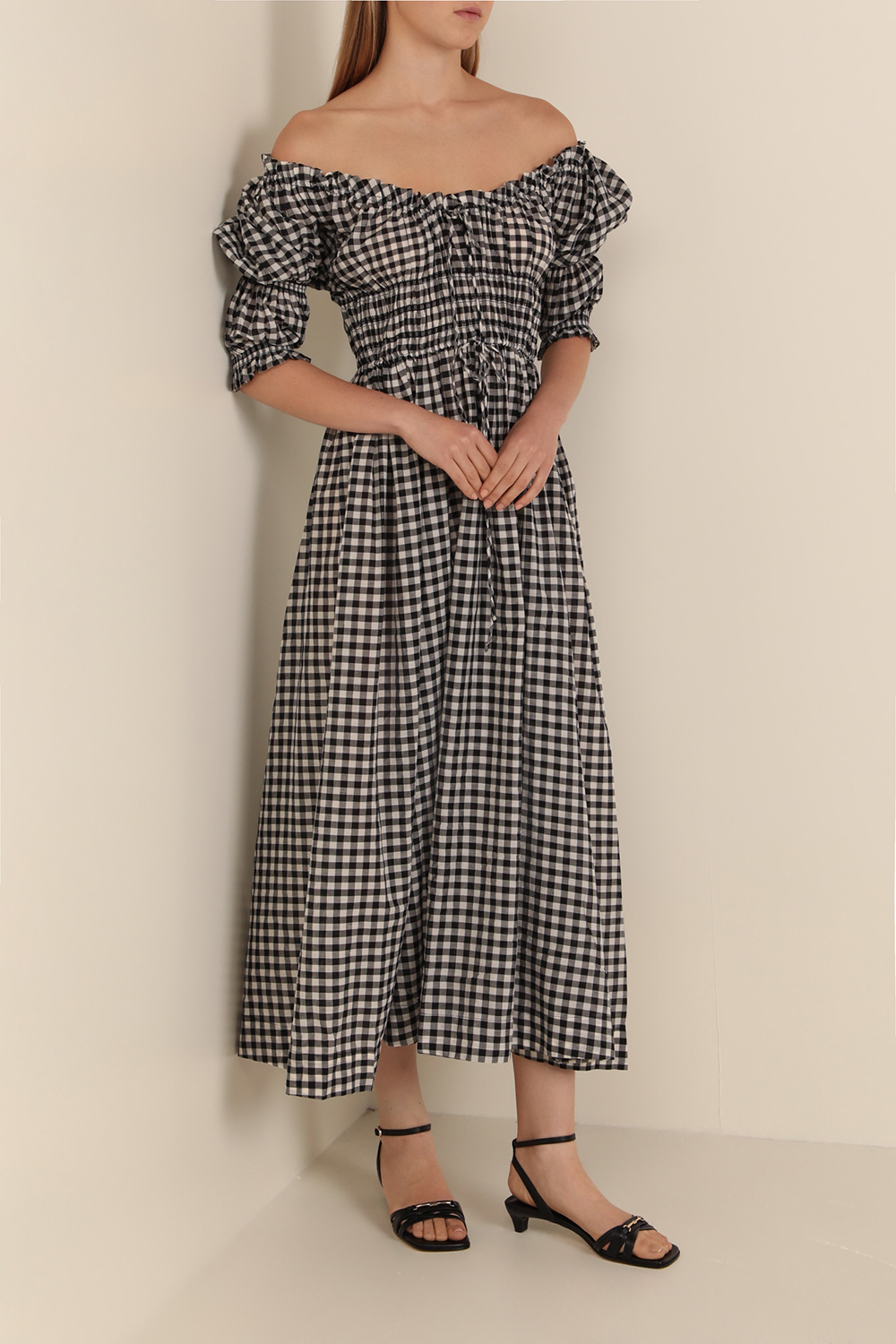 תמונת כל הלוק של שמלת איסקיה